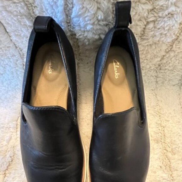 Clarks Black and White Loafers - Picture 3 of 8